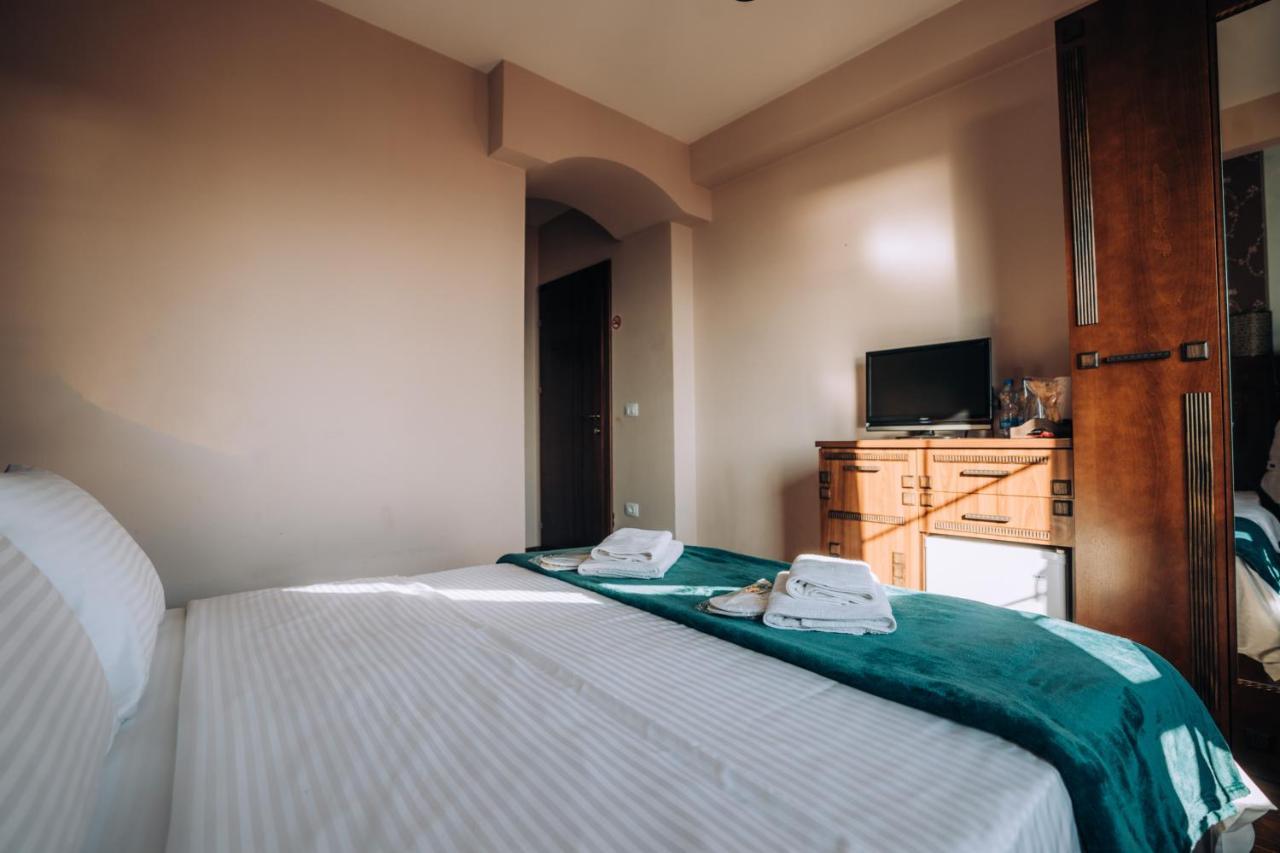 Villa Sara Lake View 오흐리드 외부 사진